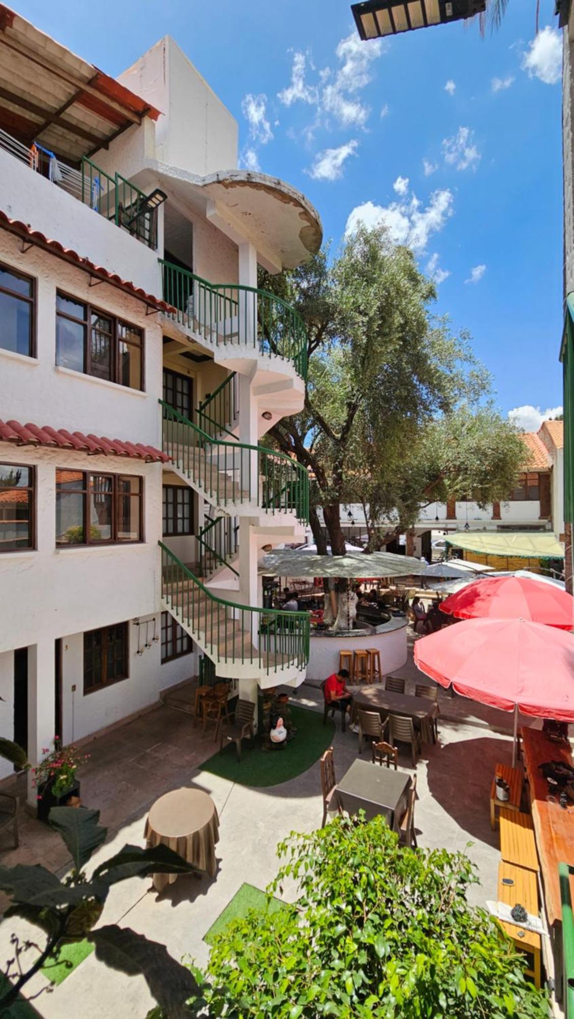 La Culta Hostal & Centro Cultural Hotel Sucre Exterior photo