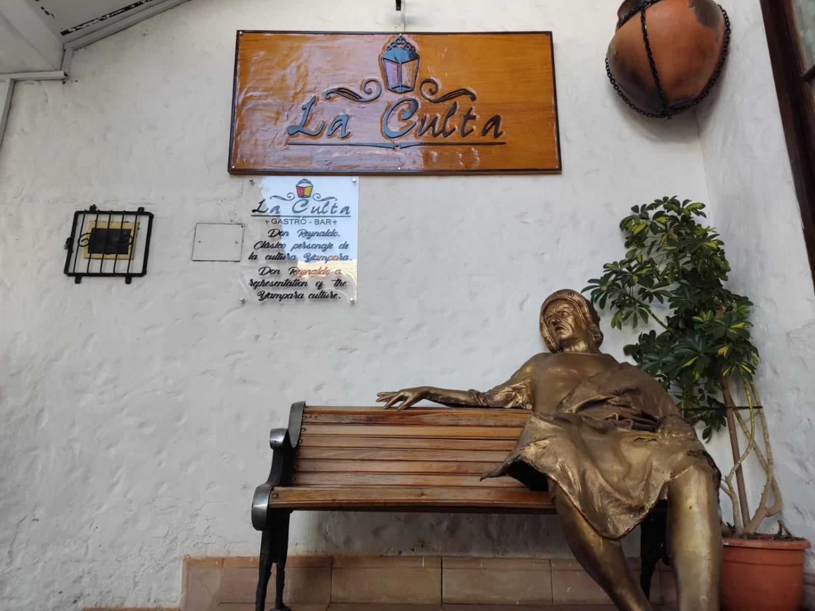 La Culta Hostal & Centro Cultural Hotel Sucre Exterior photo