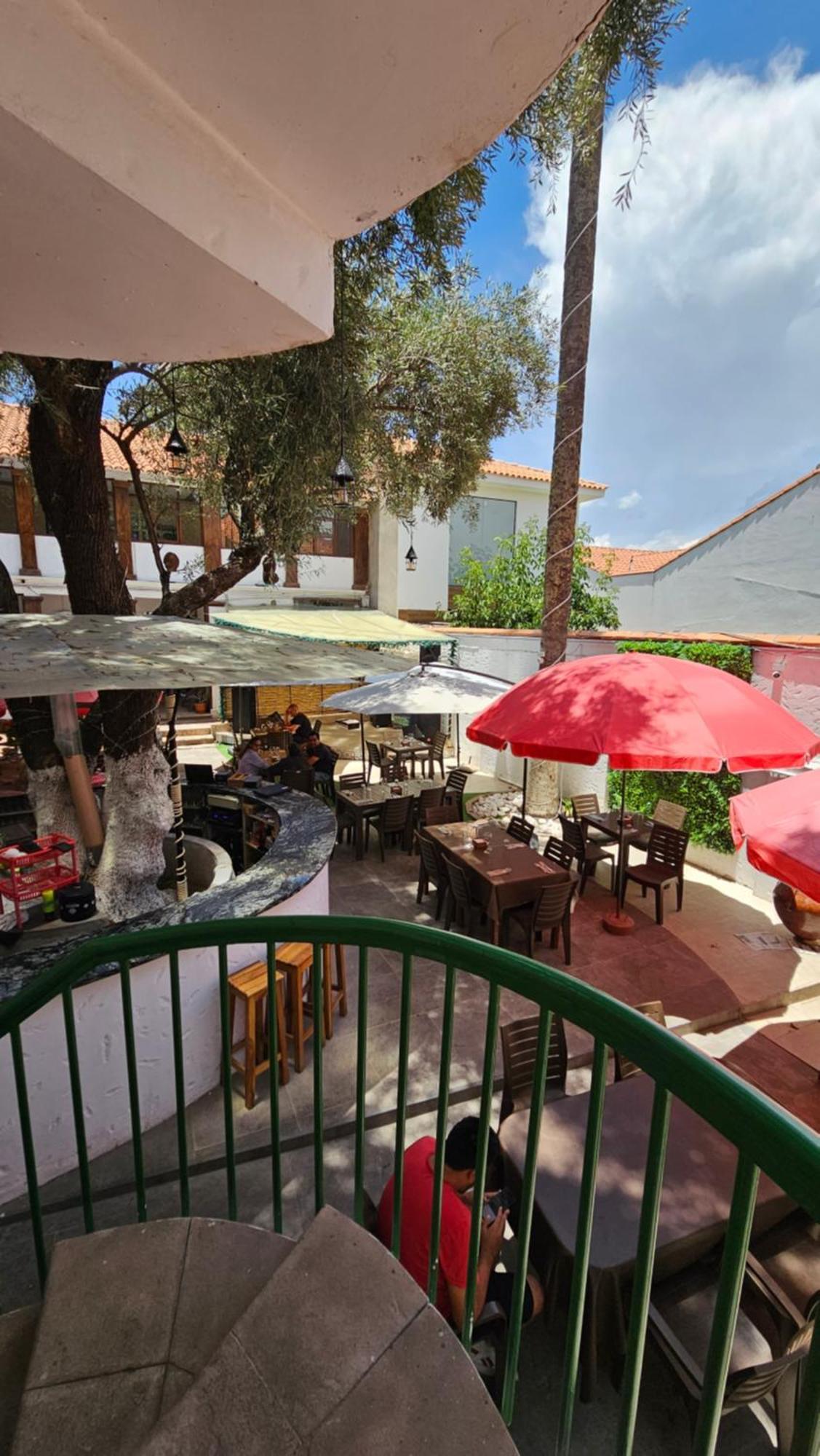 La Culta Hostal & Centro Cultural Hotel Sucre Exterior photo